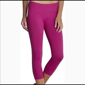 Fabletics Mid Rise Crop